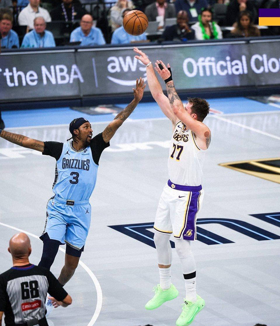 关于灰熊完胜国王，东契奇状态火热的信息