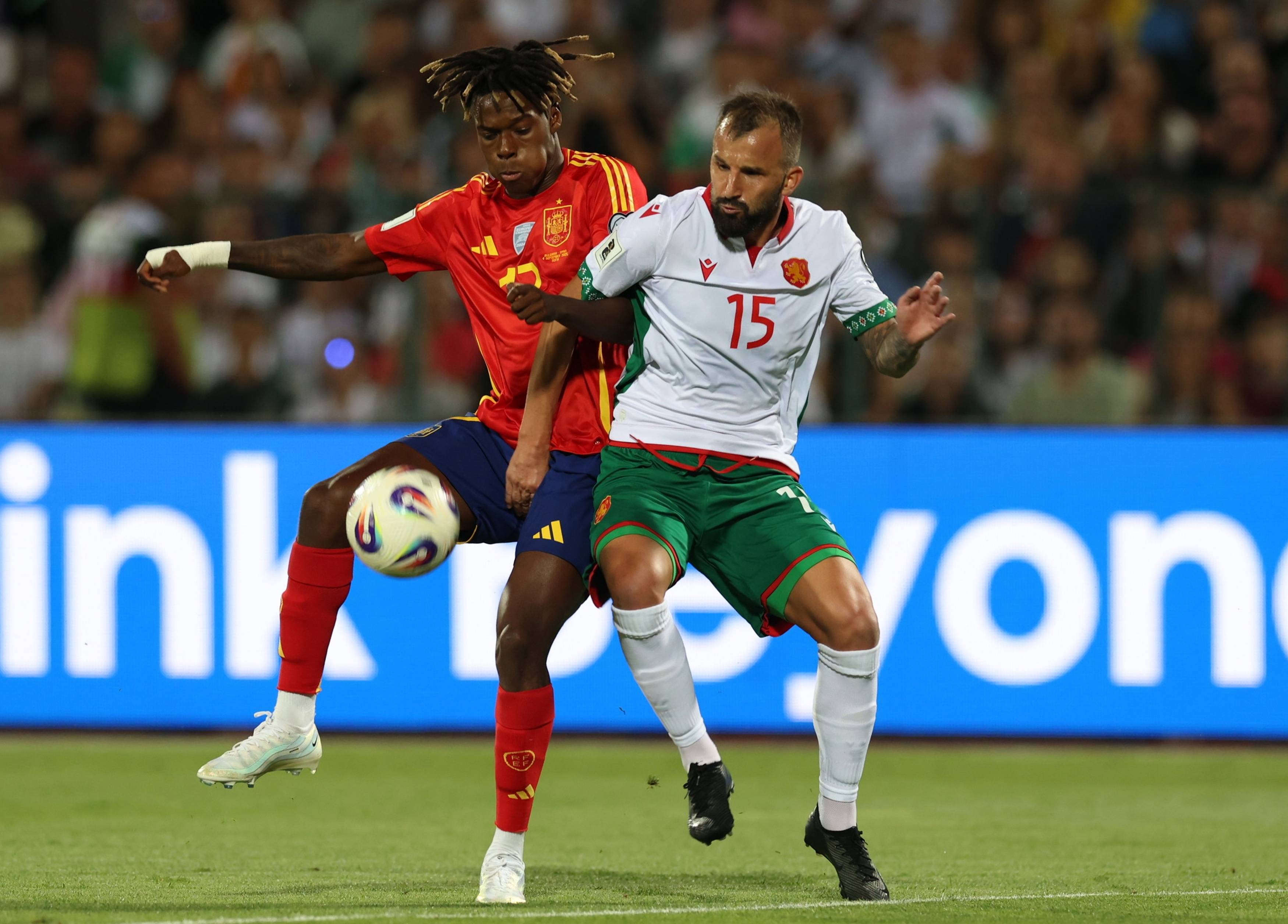 关于比利时轻取多特蒙德,奥亚尔萨瓦尔带队取胜的信息 关于比利时轻取多特蒙德,奥亚尔萨瓦尔带队取胜的信息