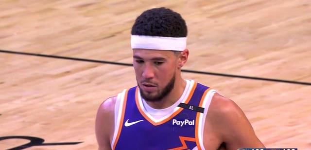 国王碾压马刺，布克高光表现