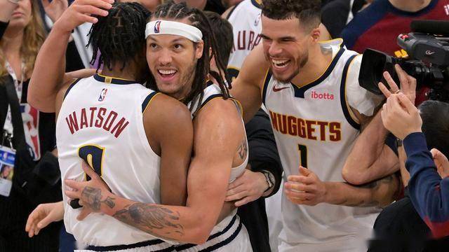 火箭翻盘尼克斯,库里扛起全队 火箭翻盘尼克斯,库里扛起全队