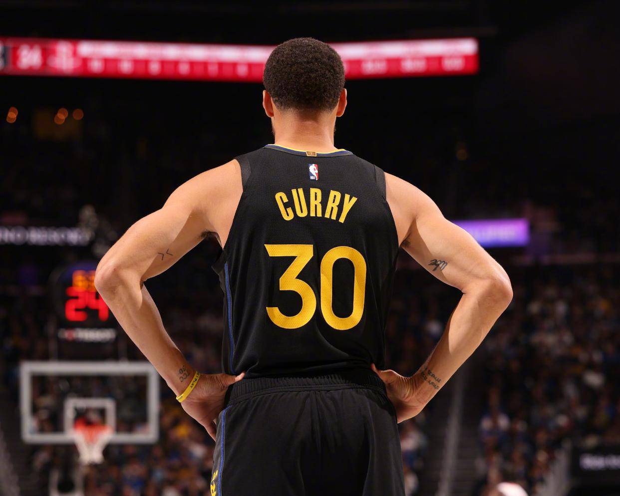 火箭翻盘尼克斯,库里扛起全队 火箭翻盘尼克斯,库里扛起全队