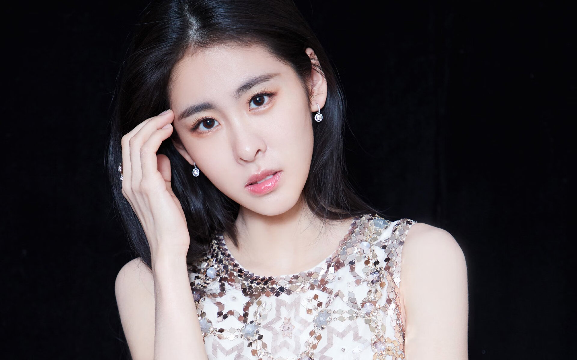 篮网式闪击,当足球绿茵上演一波流带走掘金