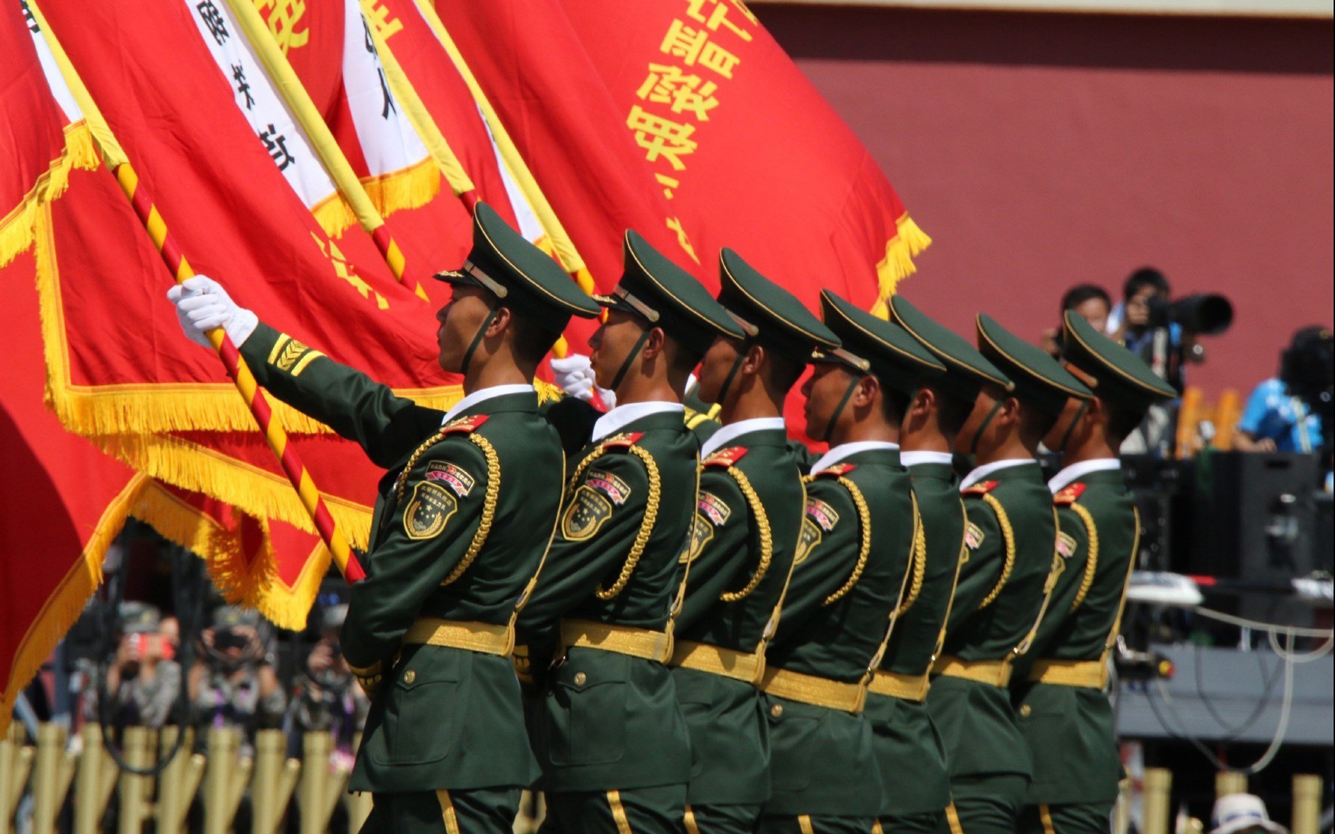 在不同的赛场上，同样的主宰